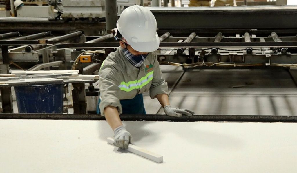 Manufacturing new quartz models at Vinaquartz factory