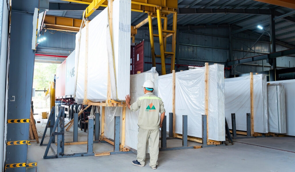 Quartz Importer’s Playbook - VinaQuartz's Expert Packing